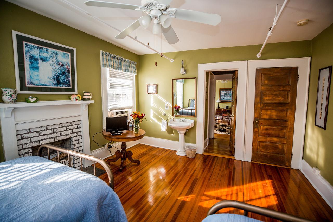 ヘンダーソンビル The Henderson Bed & Breakfast エクステリア 写真