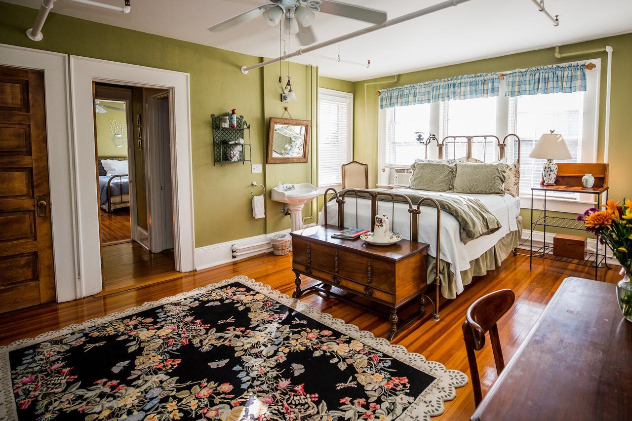 ヘンダーソンビル The Henderson Bed & Breakfast エクステリア 写真