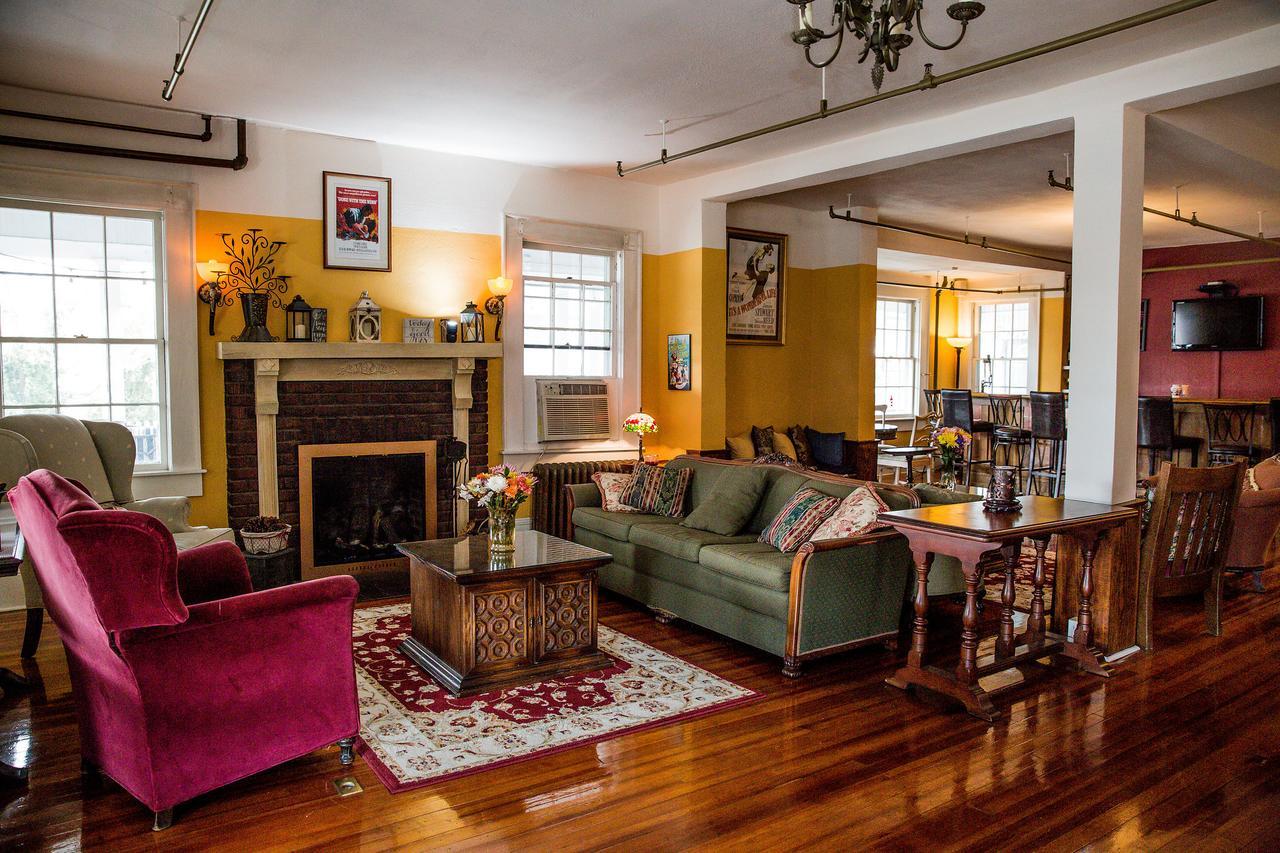 ヘンダーソンビル The Henderson Bed & Breakfast エクステリア 写真