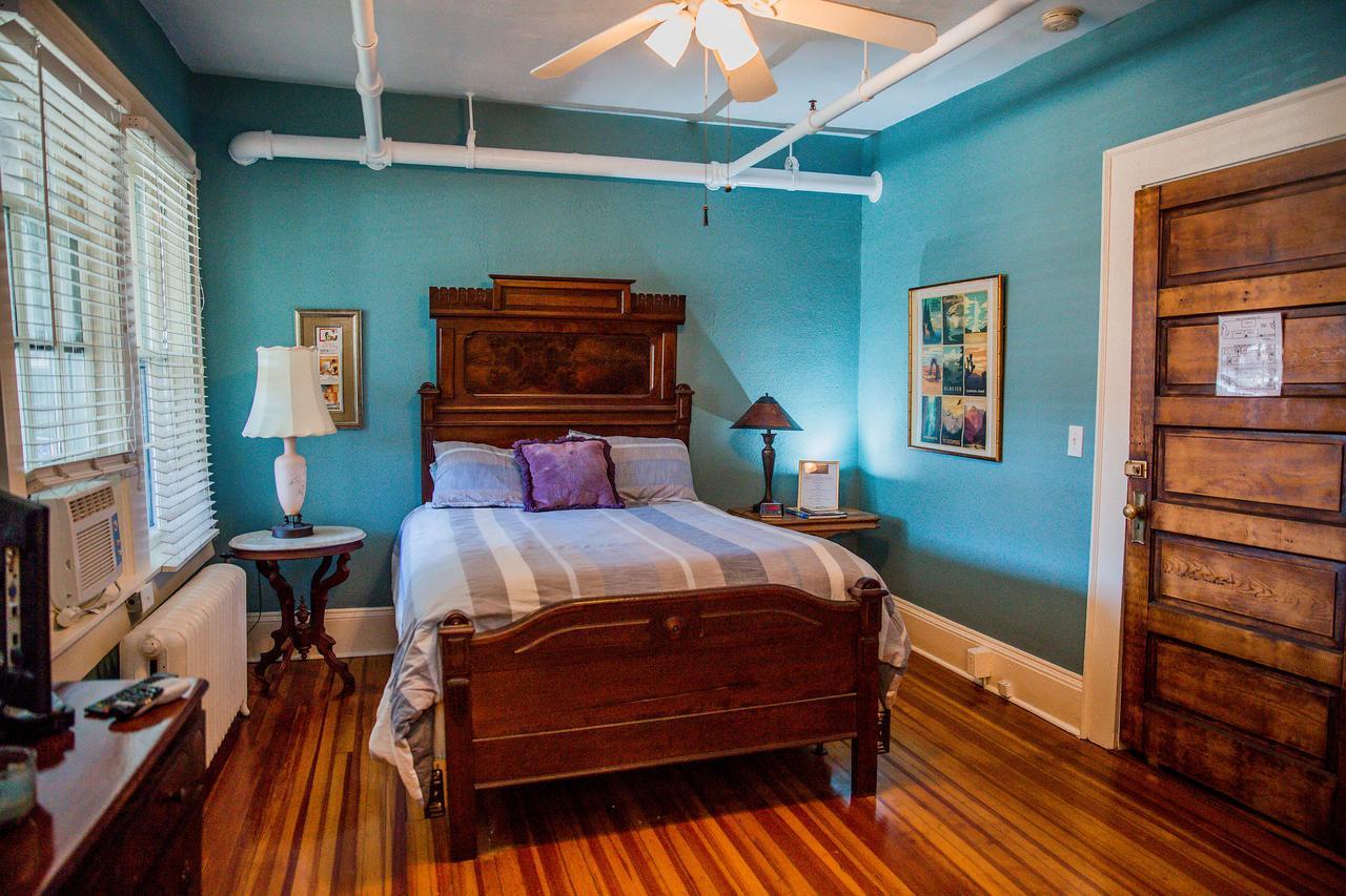 ヘンダーソンビル The Henderson Bed & Breakfast エクステリア 写真