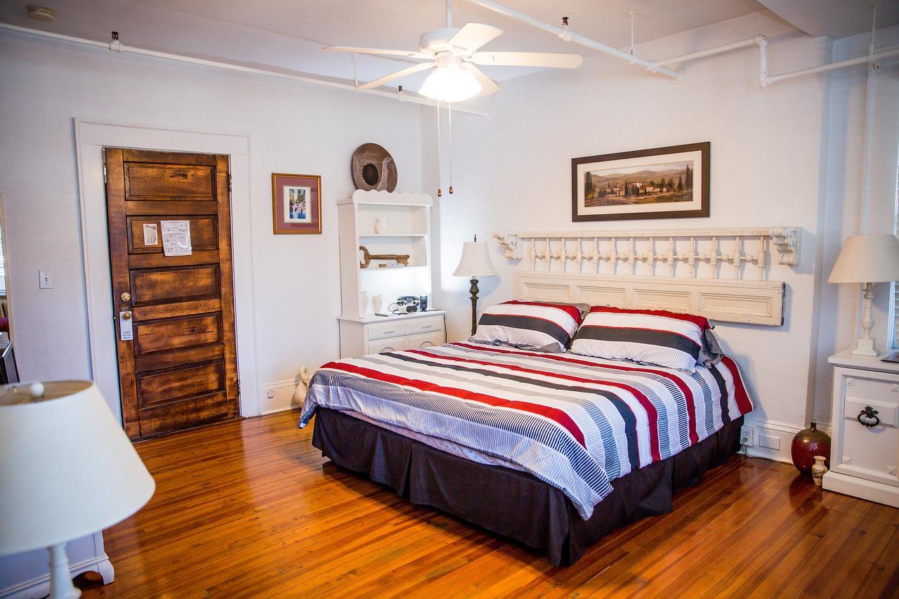 ヘンダーソンビル The Henderson Bed & Breakfast エクステリア 写真