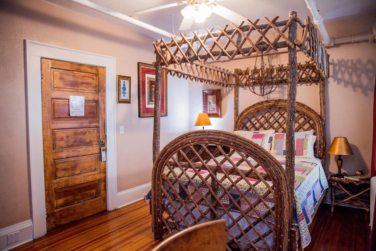 ヘンダーソンビル The Henderson Bed & Breakfast エクステリア 写真