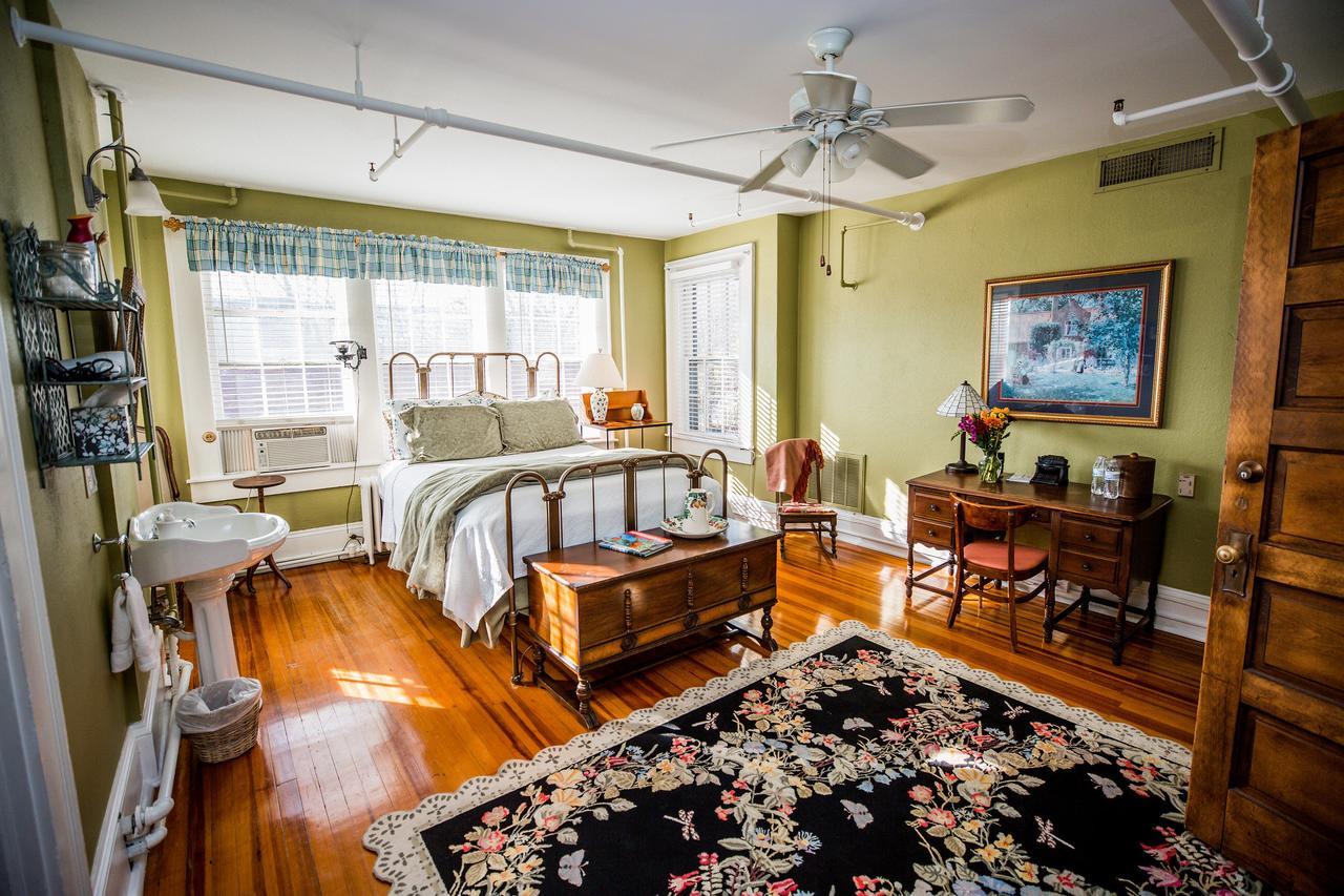 ヘンダーソンビル The Henderson Bed & Breakfast エクステリア 写真